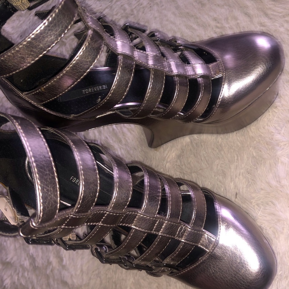 Forever 21 Heel-less shoes - Picture 6 of 12